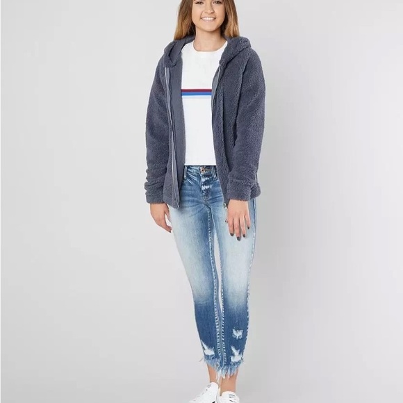 Fitz & Eddie from the Buckle Sherpa jacket. Blue. Sz Med. Pilling on the inside. - Picture 3 of 4